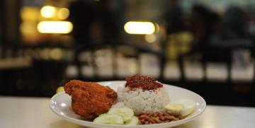 Mahathir sees potential in nasi lemak franchise for global market